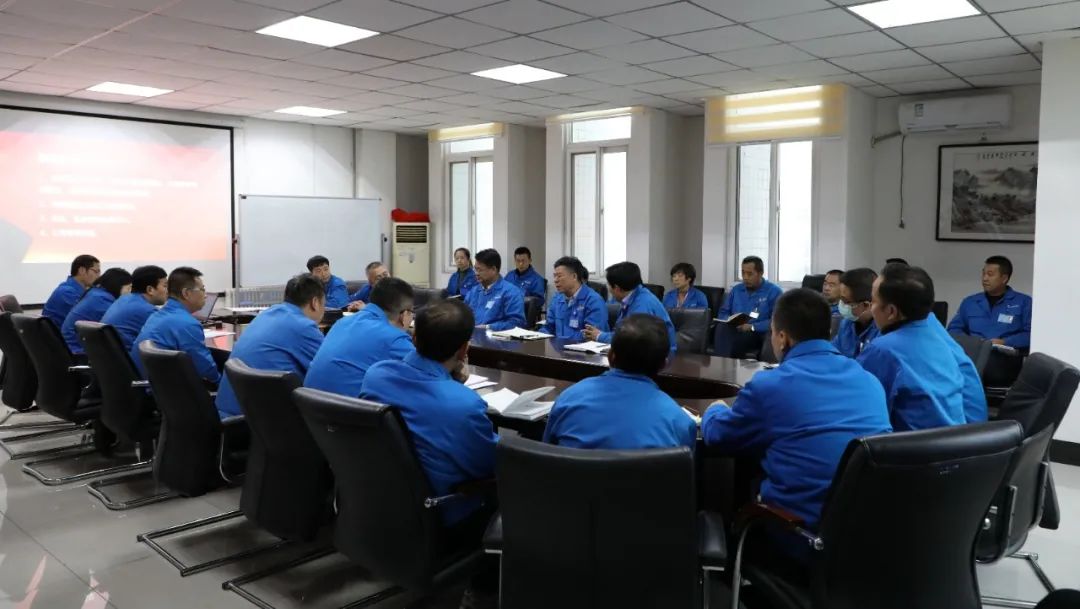 严鉴铂：：把销售行列铸造成一支铁军、一面旗号！！