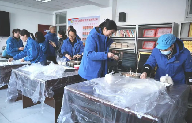 【群团工作】集团工会、团委结合发展青年职工包饺子活动